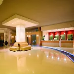 Cathrin منتجع 4*