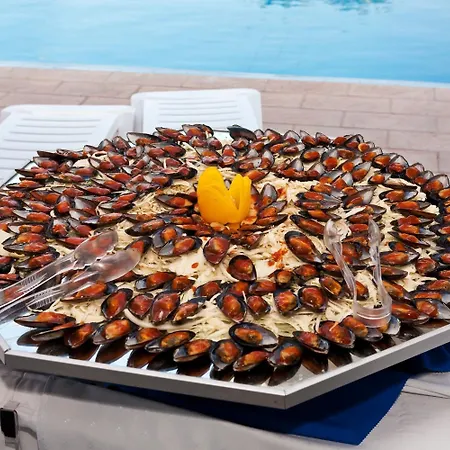 凯瑟琳酒店 4* 法里拉基