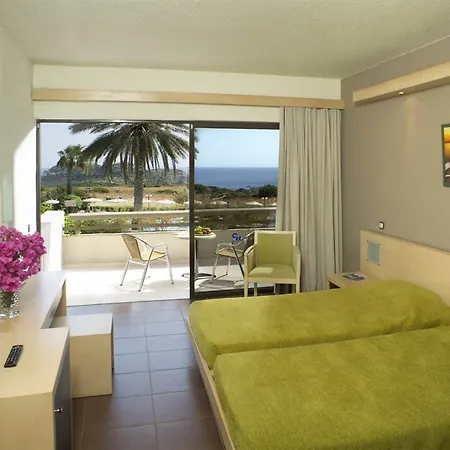 Cathrin Resort 4*
