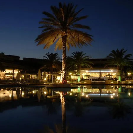 Üdülőközpont Cathrin 4*