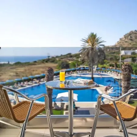 Üdülőközpont Cathrin 4*